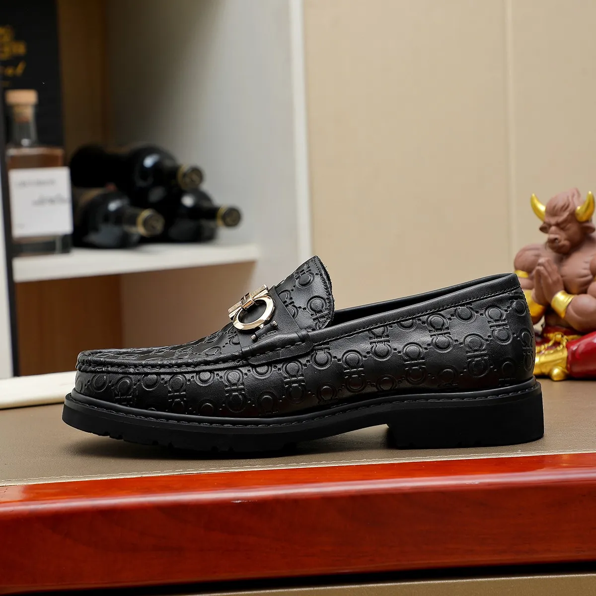 Men's shoes 💰500 Ferragamo [Ferragamo] top imported suit men's shoes 💯Original copy of the official website, product materials: selected imported embossed calfskin + luxury hardware buckle accessories ~ imported water-dyed cow 🐂 leather lining. Strong three-dimensional visual effect, original combination outsole, multiple colors available😘 Size: 38-44 (.45.46.4. Customized)